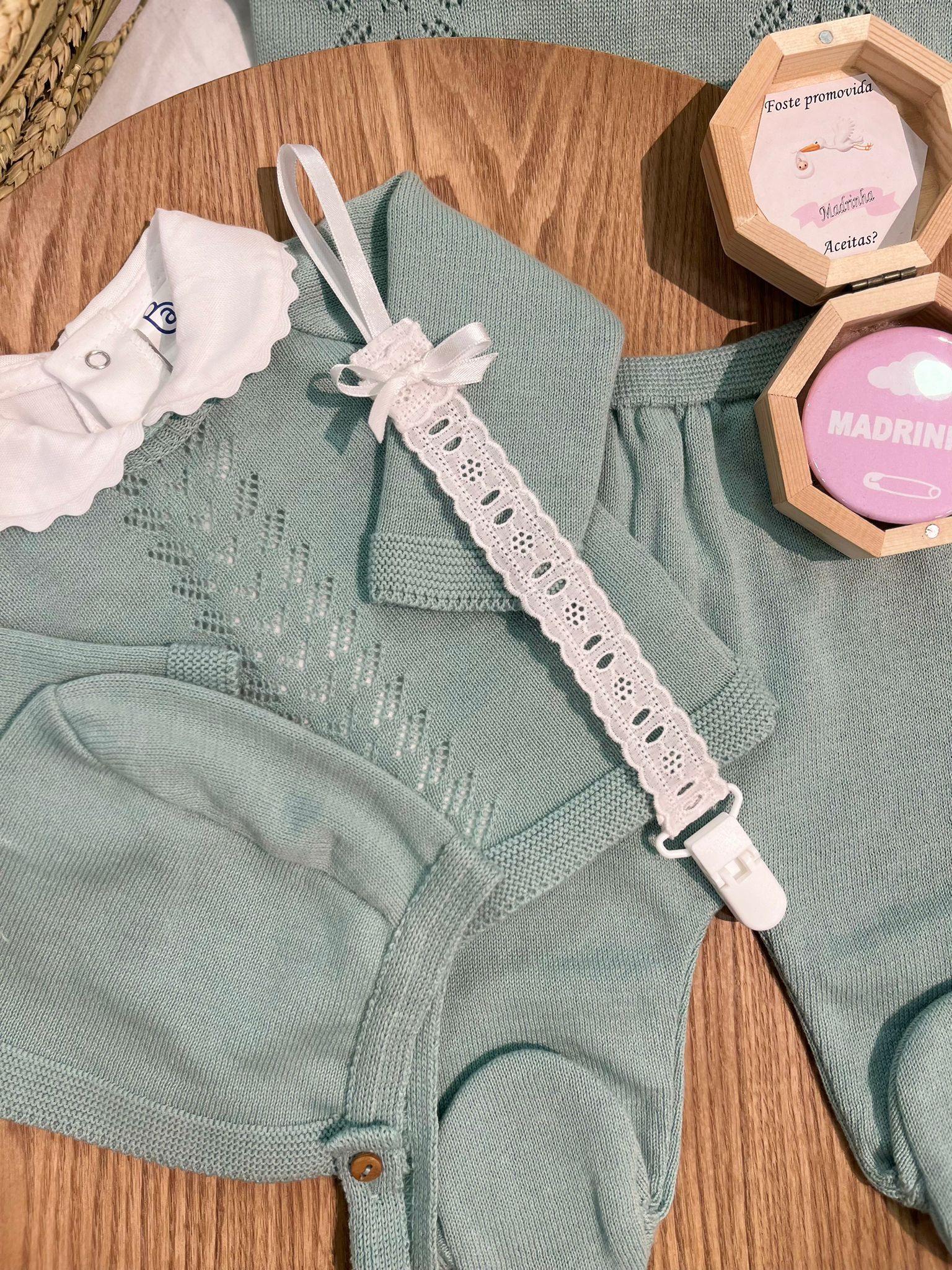 Conjunto de camisola, calça e touca Babi verde seco - Image 2