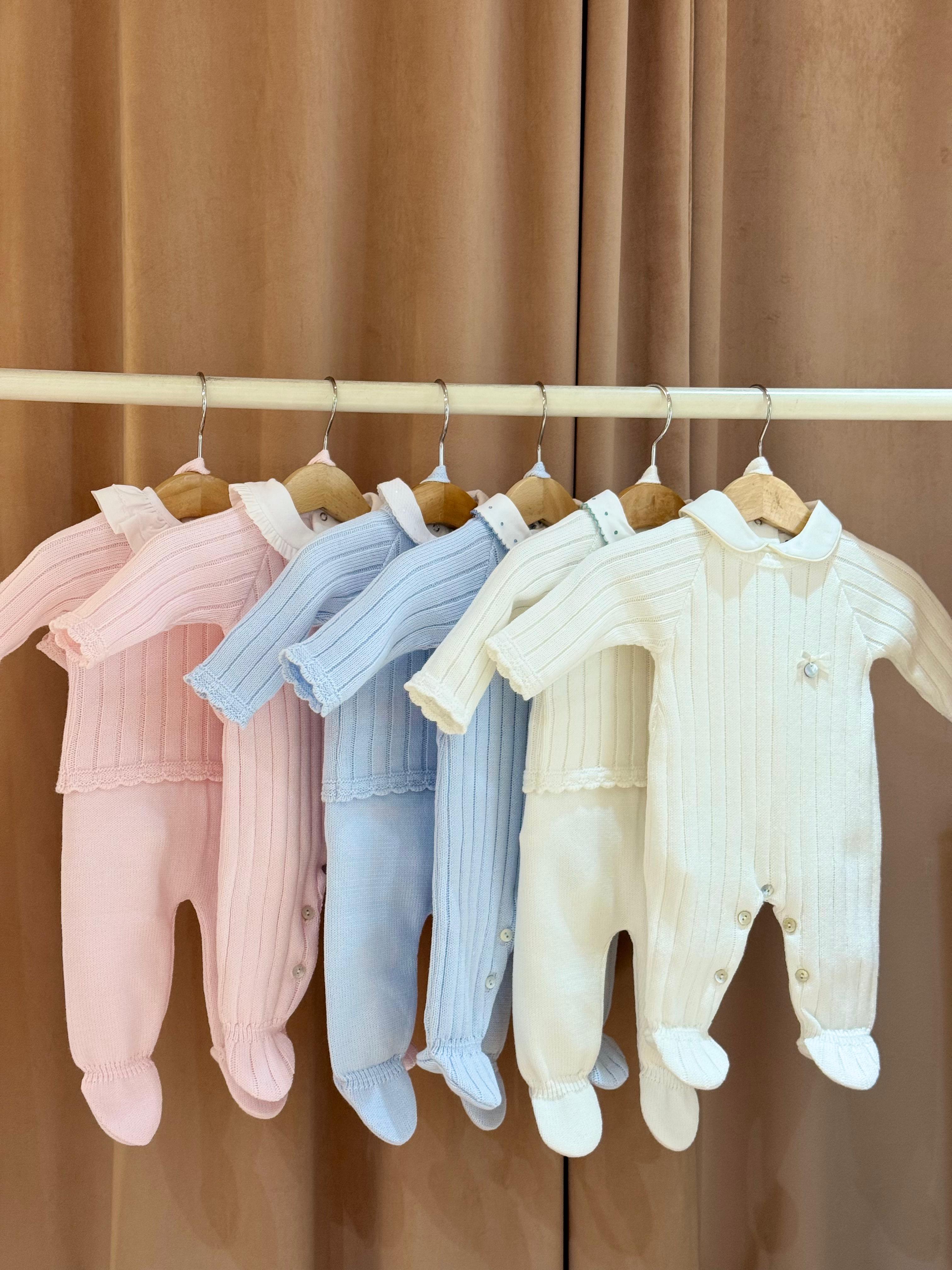 Conjunto calça, camisola e touca rosa Babi - Image 4