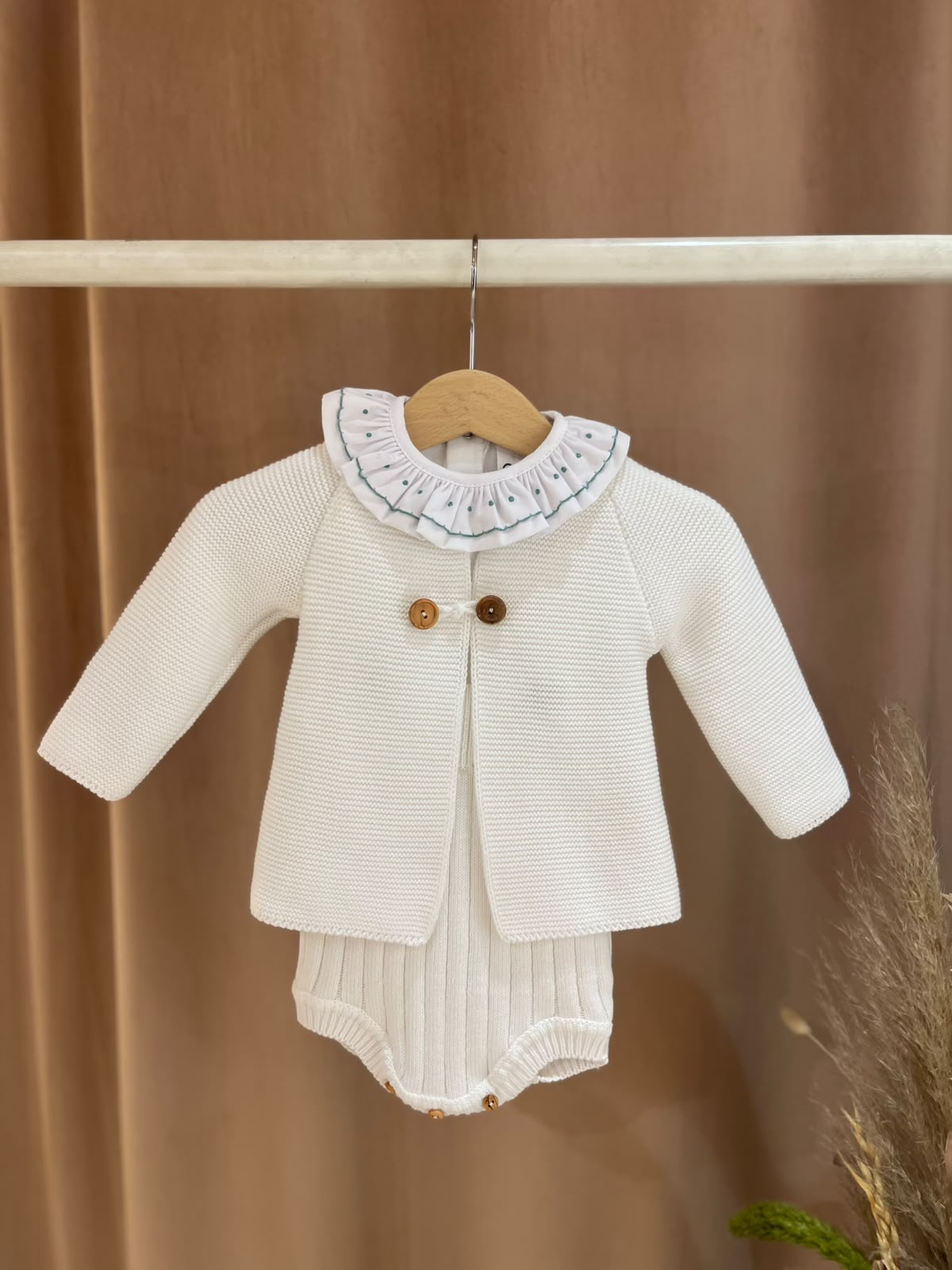 Conjunto fofo e casaco Babi